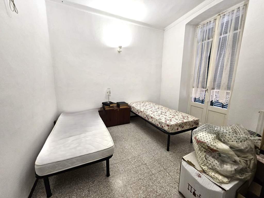 Sanremo: Appartamento in Casa Storica con Vista Mare e Monti