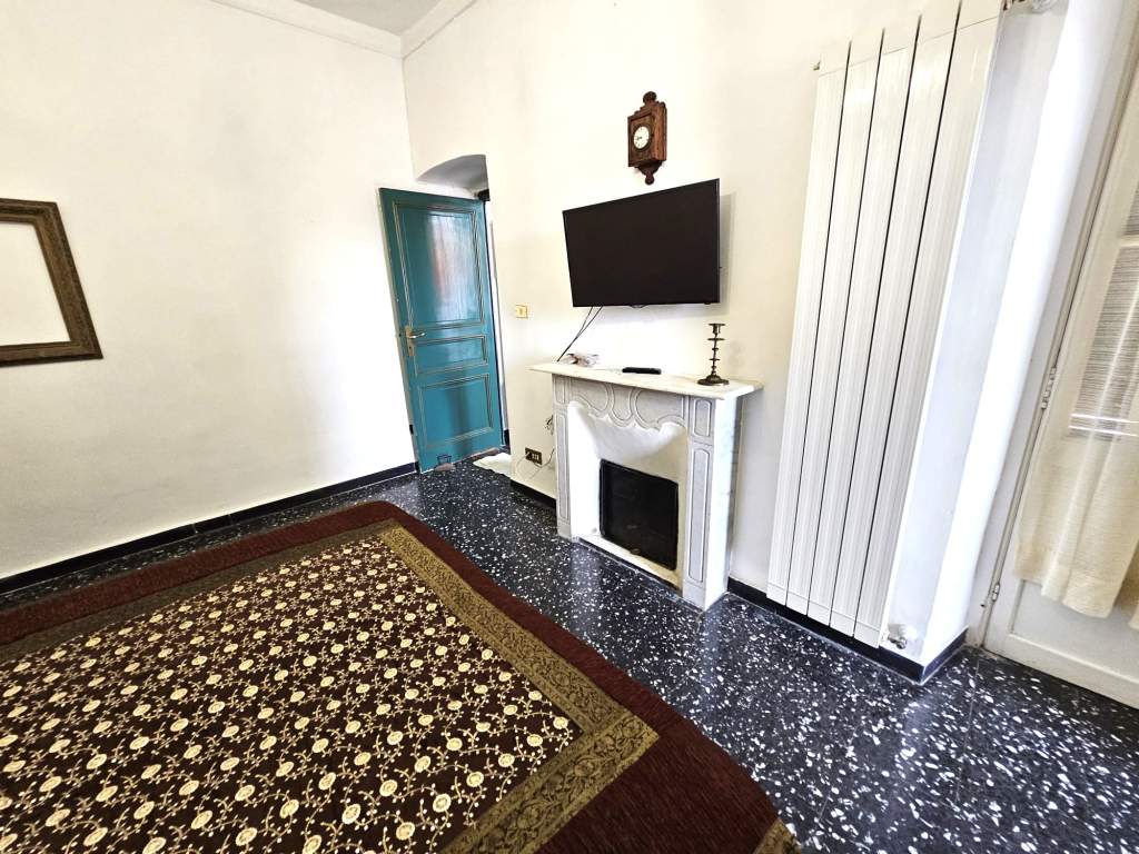 Sanremo: Appartamento in Casa Storica con Vista Mare e Monti