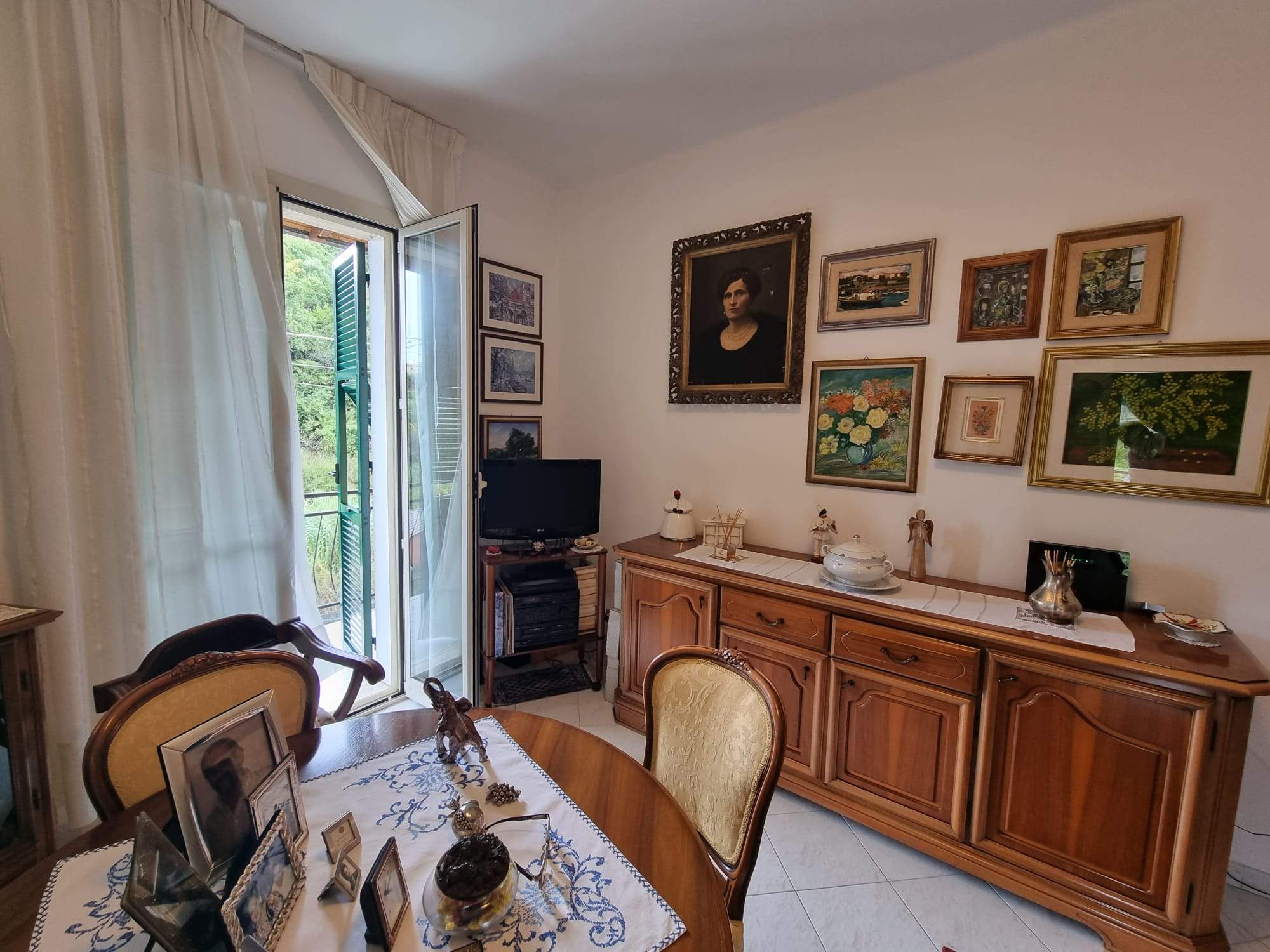 Sanremo, zona Solaro, Appartamento su due livelli in casa bifamiliare indipendente.