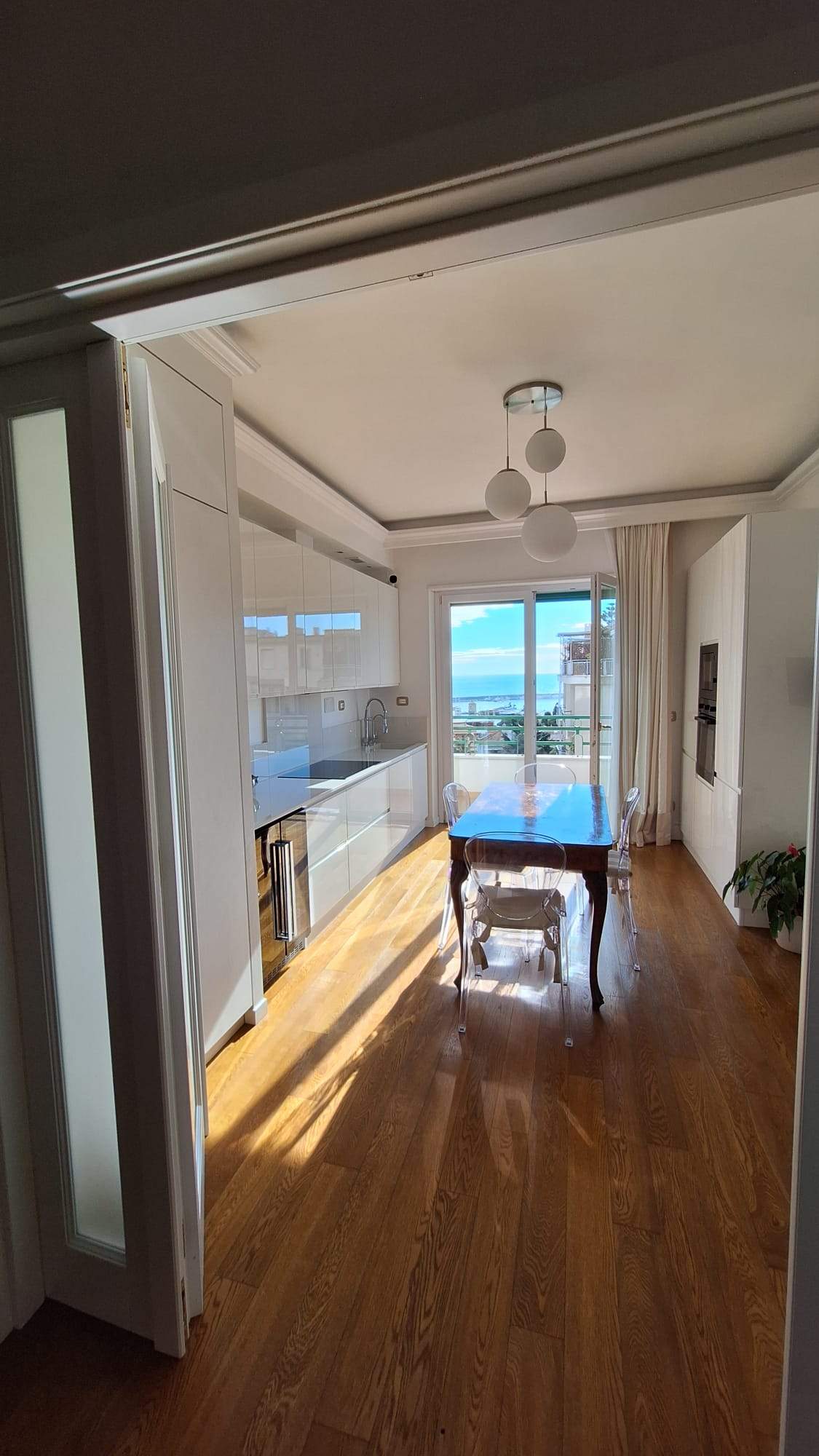 Sanremo, Quadrilocale ristrutturato in zona  Porto Sole
