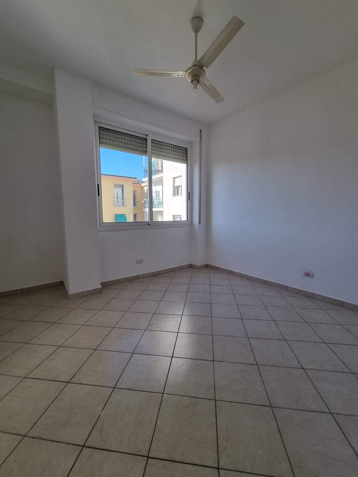 Three-room apartment for sale in Via Galileo Galilei, 66 mq, 1st floor, balcony, autonomous heating