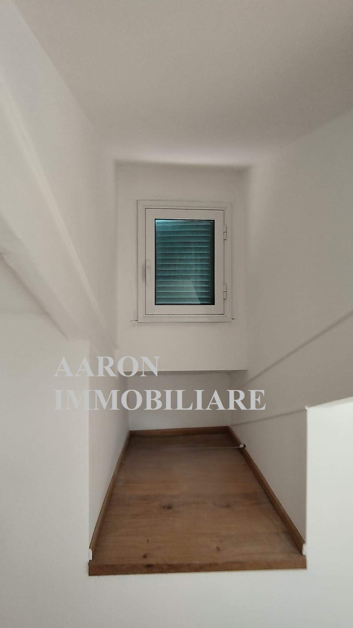 Sanremo, trilocale centralissimo, mansardato, ristrutturato.