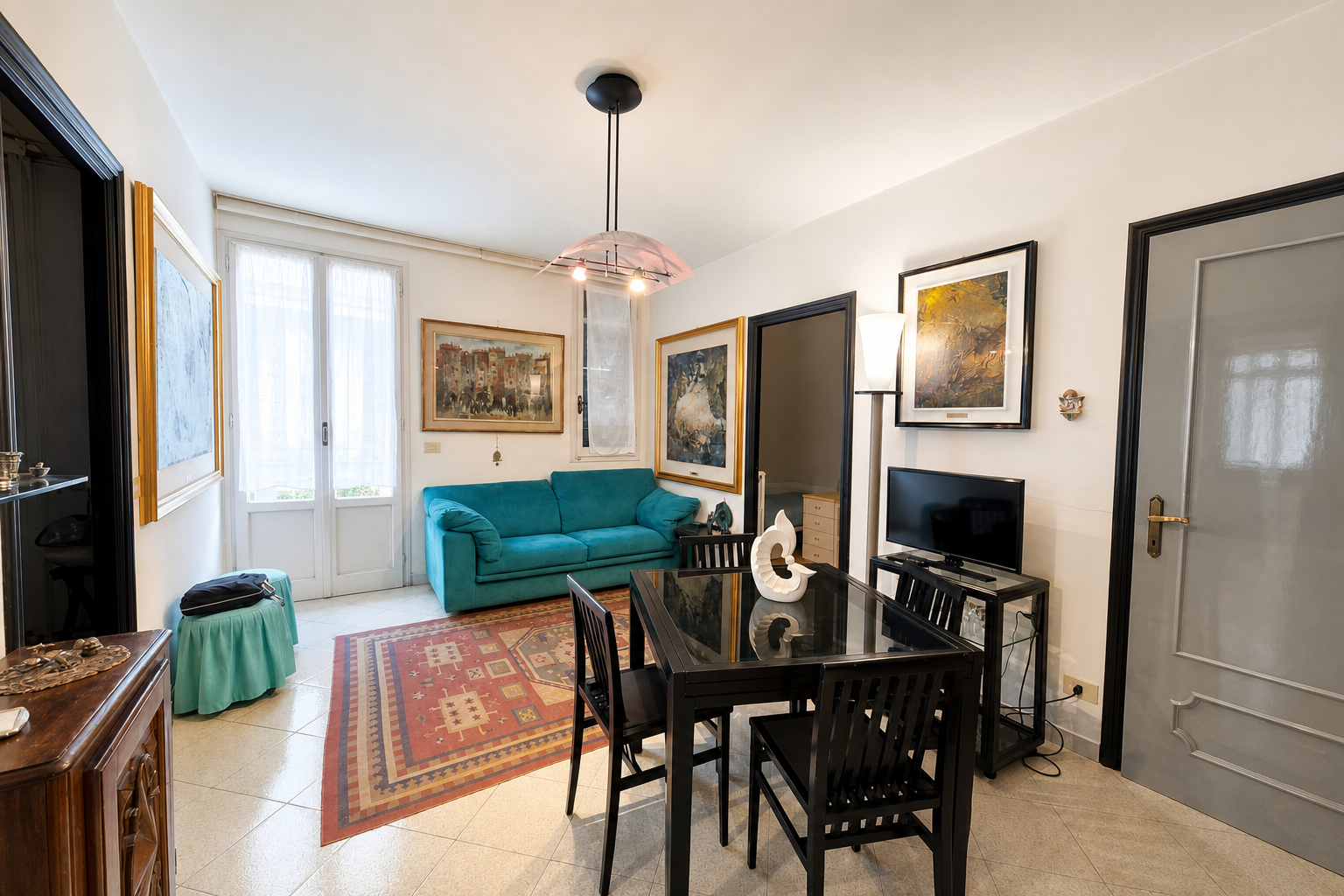 Sanremo, attique dans une maison individuelle dans le quartier Foce / Solaro, avec vue sur la mer et terrasse périmétrique