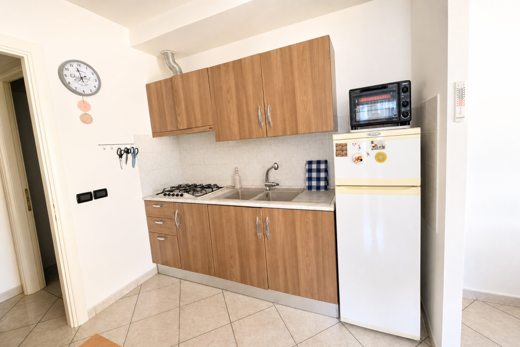 Sanremo, zona Foce,  trilocale con giardino e box auto