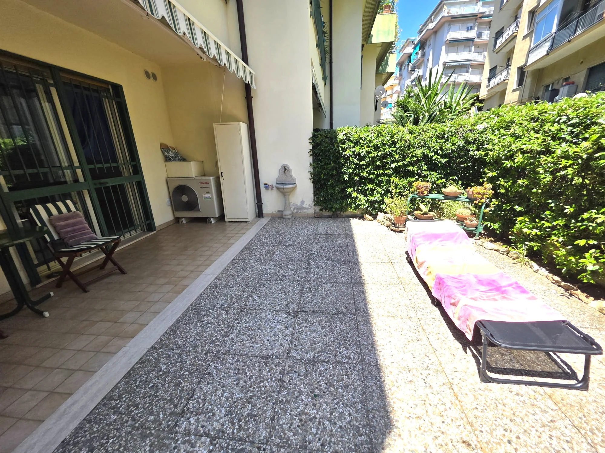 Sanremo, quartier Foce, trois-pièces avec jardin et garage