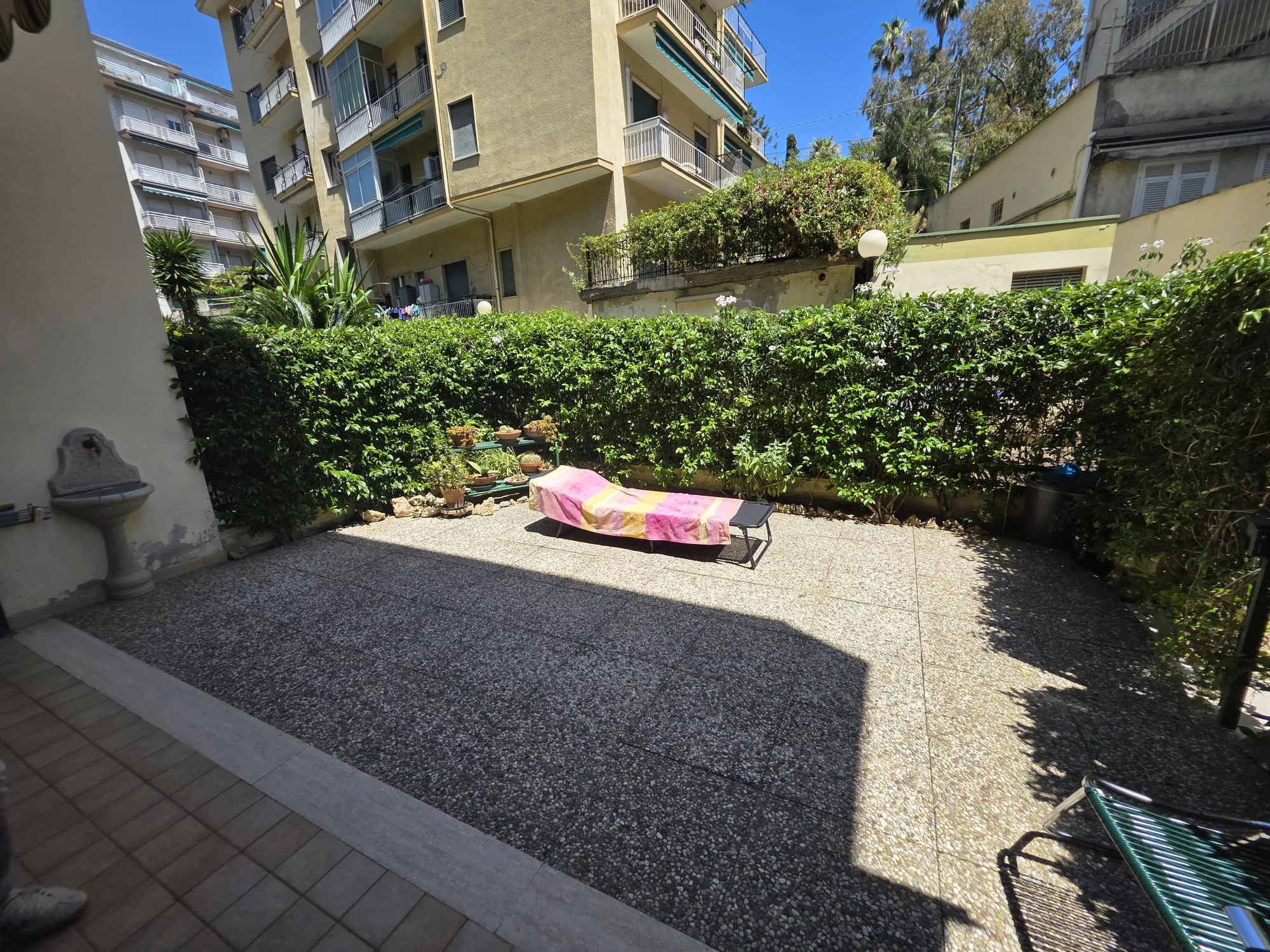 Sanremo, quartier Foce, trois-pièces avec jardin et garage