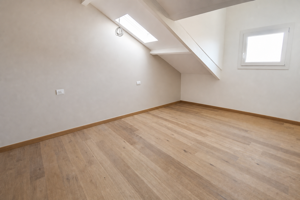 Sanremo, very central, renovated attic three-room apartment