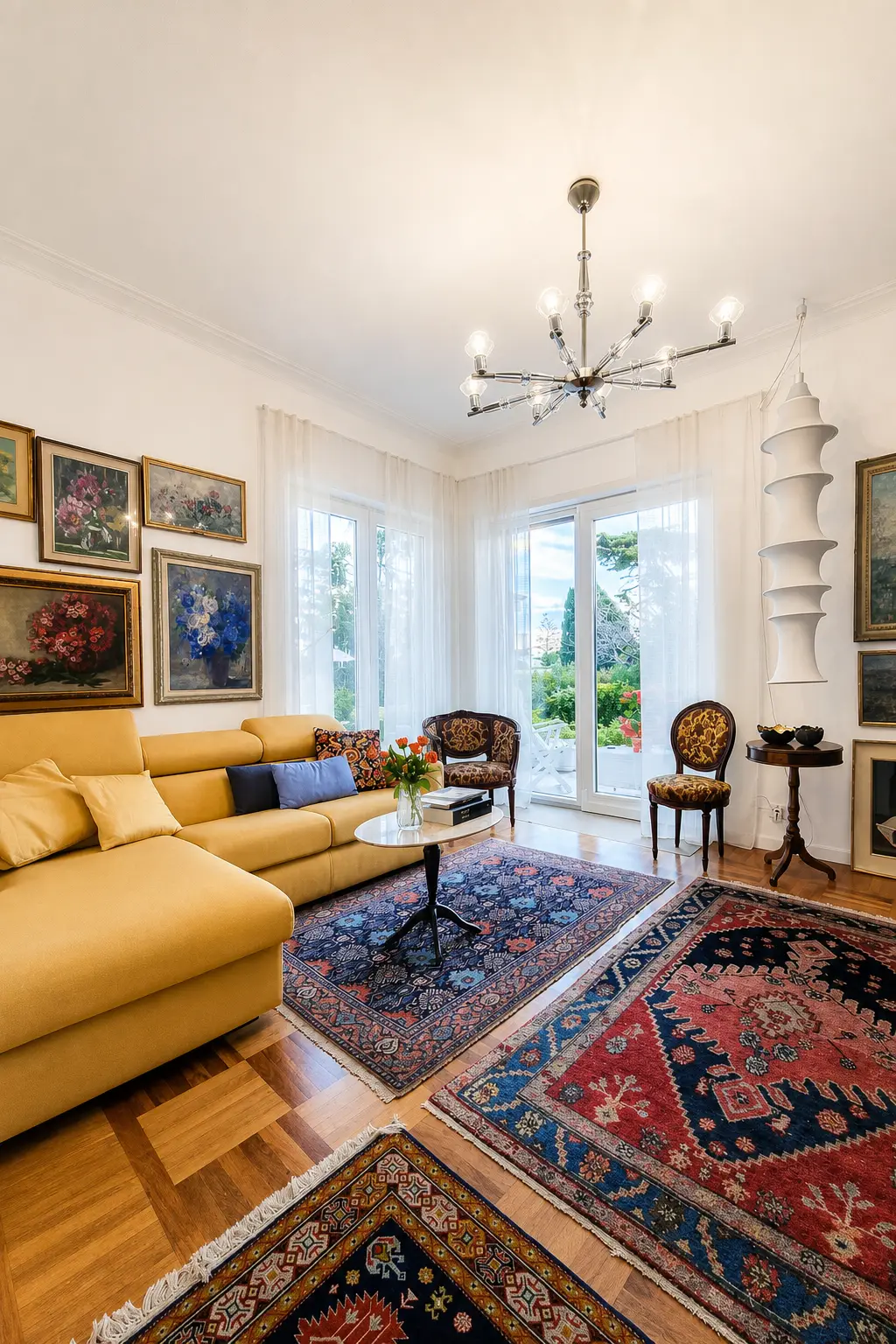 Zona Foce – Einfamilienvilla auf 3 Ebenen mit Garten, Terrasse und Garage