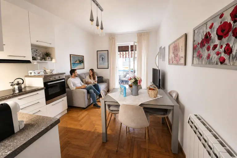 Sanremo, Via Padre Semeria – Renovierte Zweizimmerwohnung mit nutzbarer Terrasse, Meerblick und Blick ins Grüne