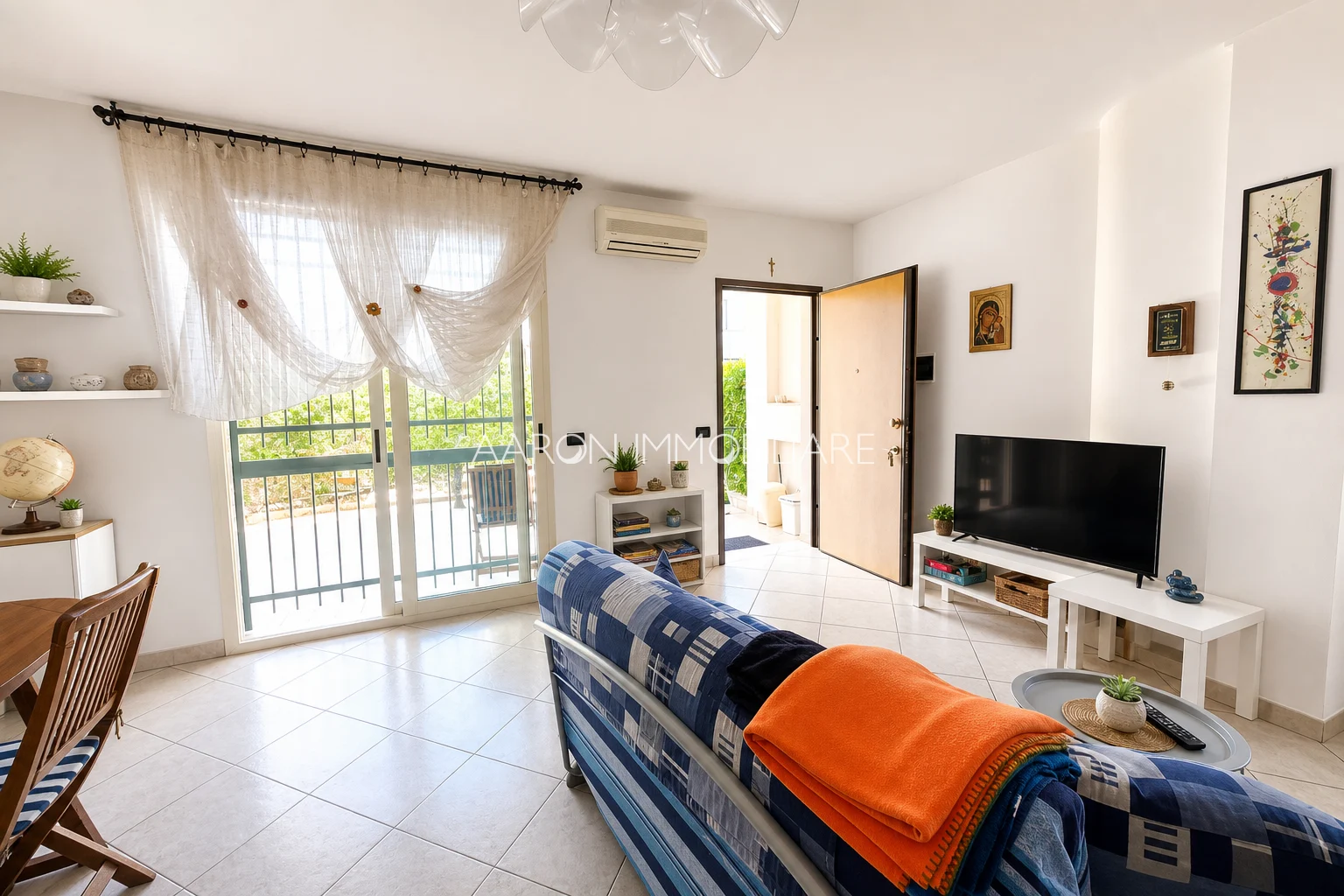 Sanremo, zona Foce,  trilocale con giardino e box auto