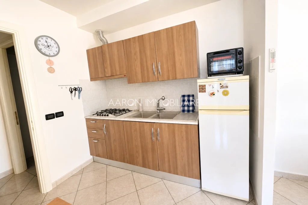 Sanremo, zona Foce,  trilocale con giardino e box auto